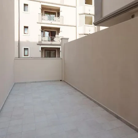 Stylish 2-bedroom Getaway, Luxurious & Conveniently Located To Experience The Pulse Of The Apartment *